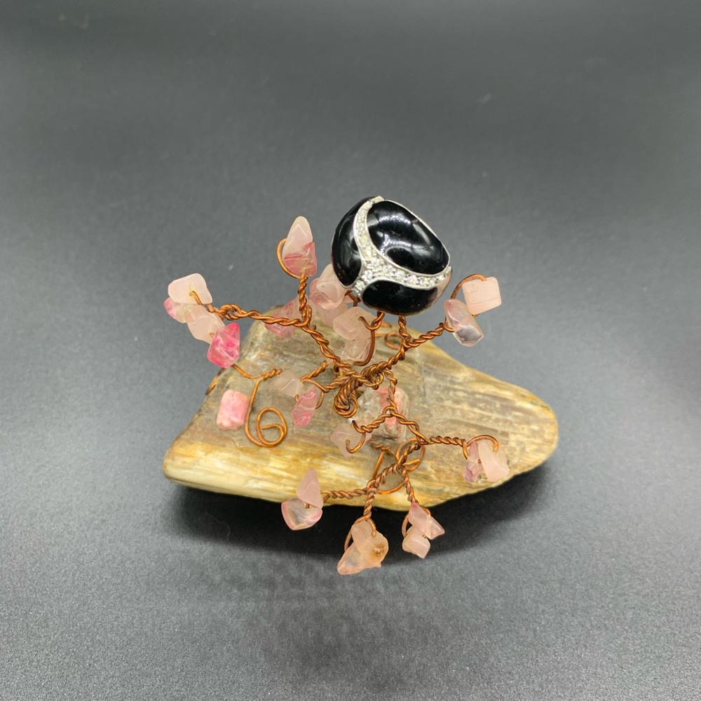 Vintage enamel ring, gorgeous and Luxurious